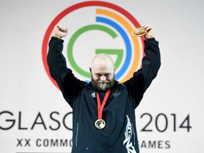 Patterson lifts gold medal