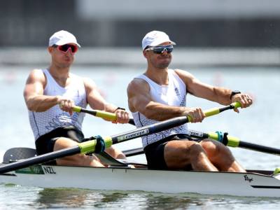 Rowers again show good form