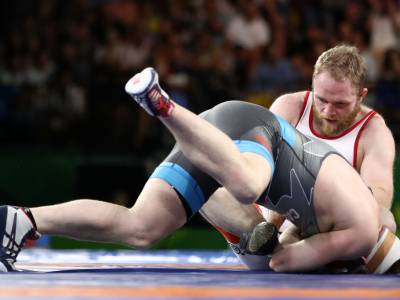 Belkin dips out in bronze medal bout