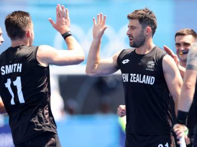 New Zealand men squeezed out in hockey opener