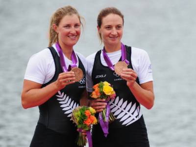Women's pair earn bronze medal