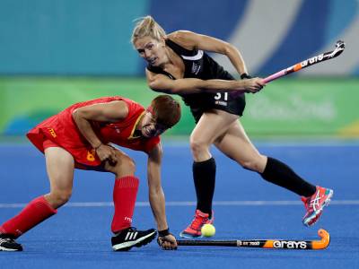 Hockey women outplay China 