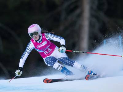 Ski racer overcomes injury on tricky Giant Slalom course