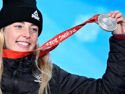 Zoi Sadowski-Synnott wins silver in epic Winter Olympic Big Air Final