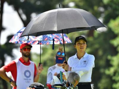 Ko plays herself into medal contention