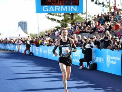 The week that was: Zane Robertson sets NZ marathon record + NZ crews dominate at Henley
